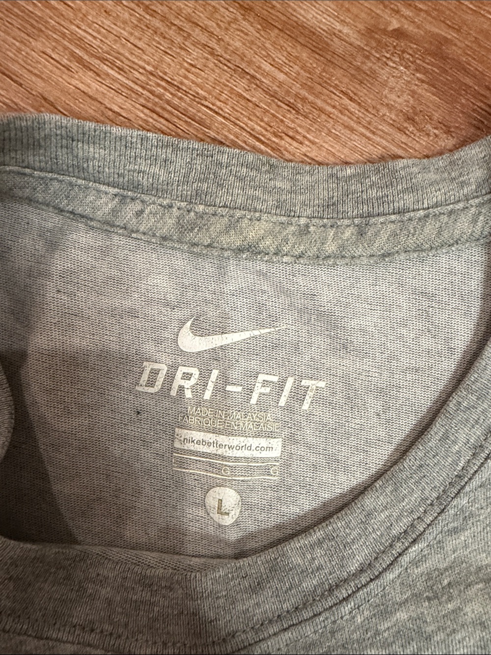 Men’s Nike Gray Heather Short Sleeve Logo Tee - Picture 2 of 2